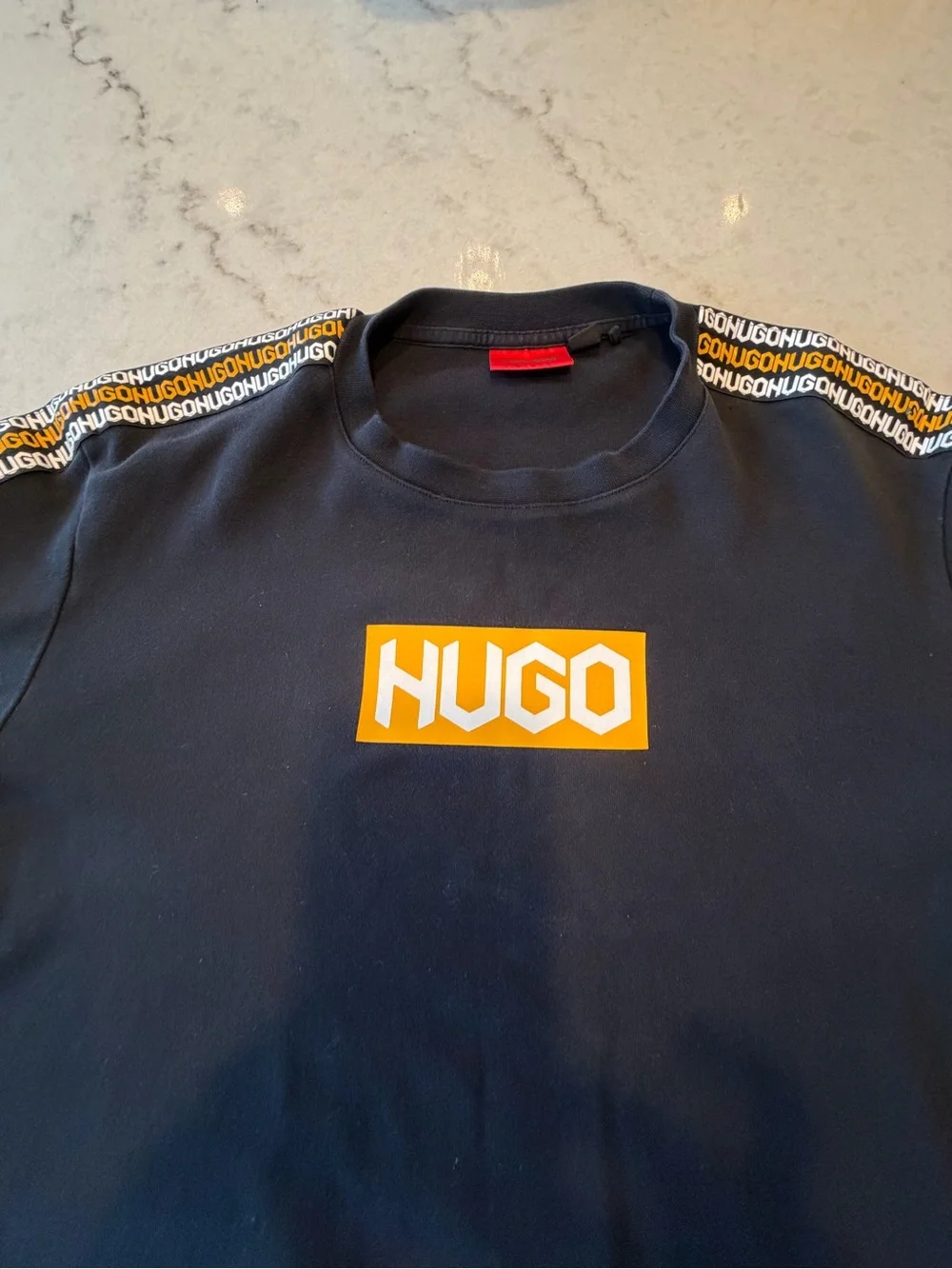 HUGO black crewneck